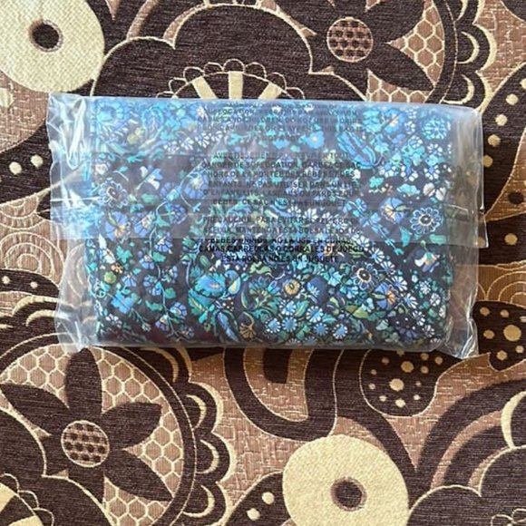 Vera Bradley Other - Vera Bradley Roll-Up Tech Organizer